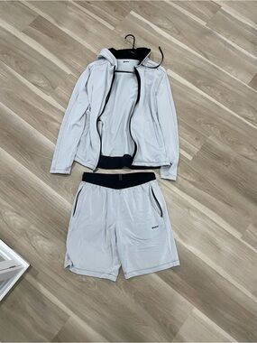 BRADY BRAND Regenerate full zip hoodie with matching shorts set - Medium